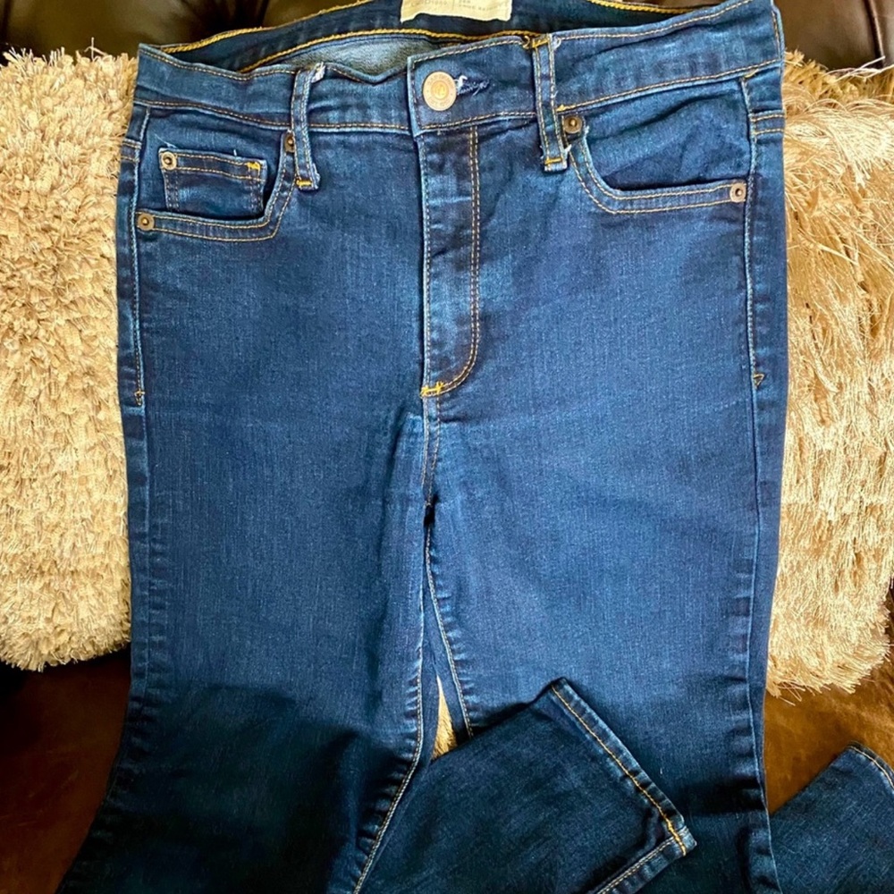 Gap Skinny Jeans 👖 
Sz 28 Regular